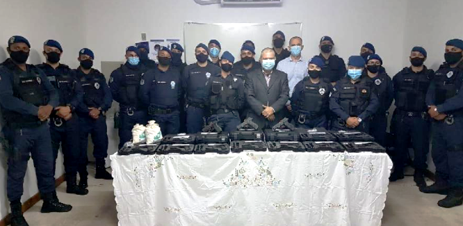 Novos agentes da Guarda Municipal da Serra recebem porte de arma