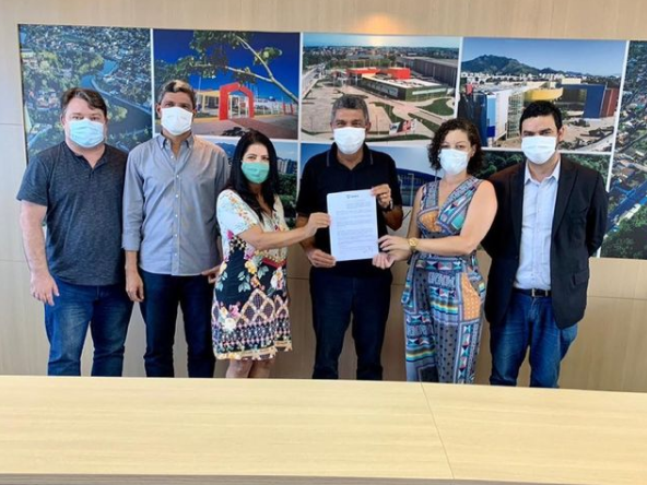 Prefeito da Serra assina documentos que colocam a cidade na agenda 20/30 da ONU