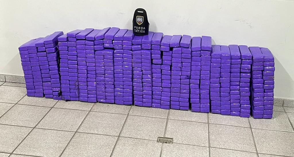 Força Tática apreende 200 kg de maconha no bairro Jardim Carapina na Serra