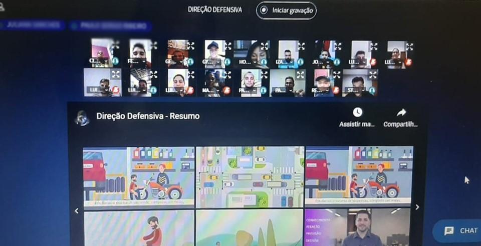 Alunos fazem aulas teóricas de habilitação de forma remota no Espírito Santo