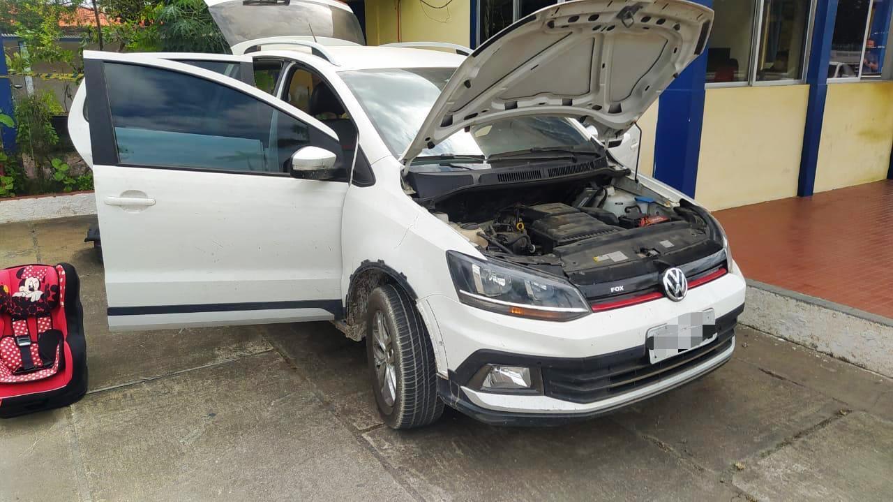 PRF recupera veículo roubado na Serra e apreende foragido da justiça