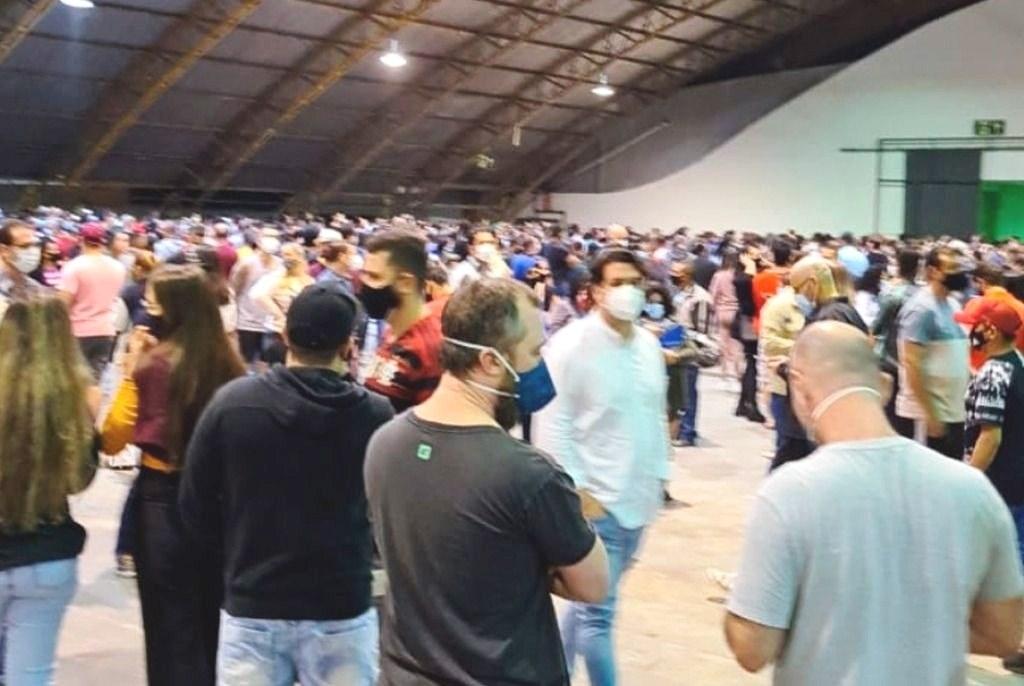 Combinação vacina, cultura e solidariedade na Serra, gera aglomeração e termina meia noite