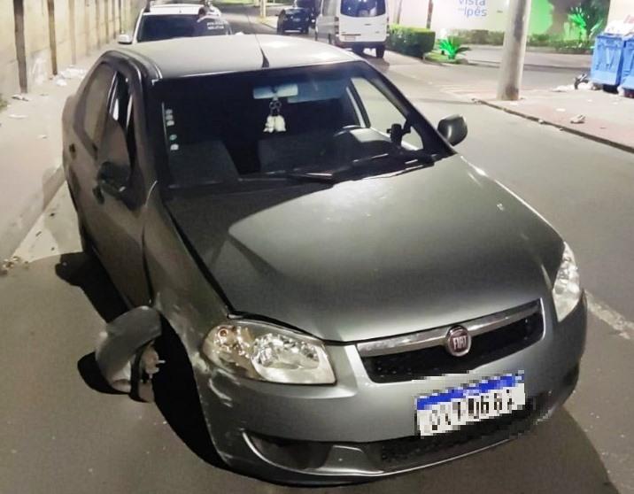 Após perseguição, que começou em José de Anchieta II, adolescentes são apreendidos com carro roubado