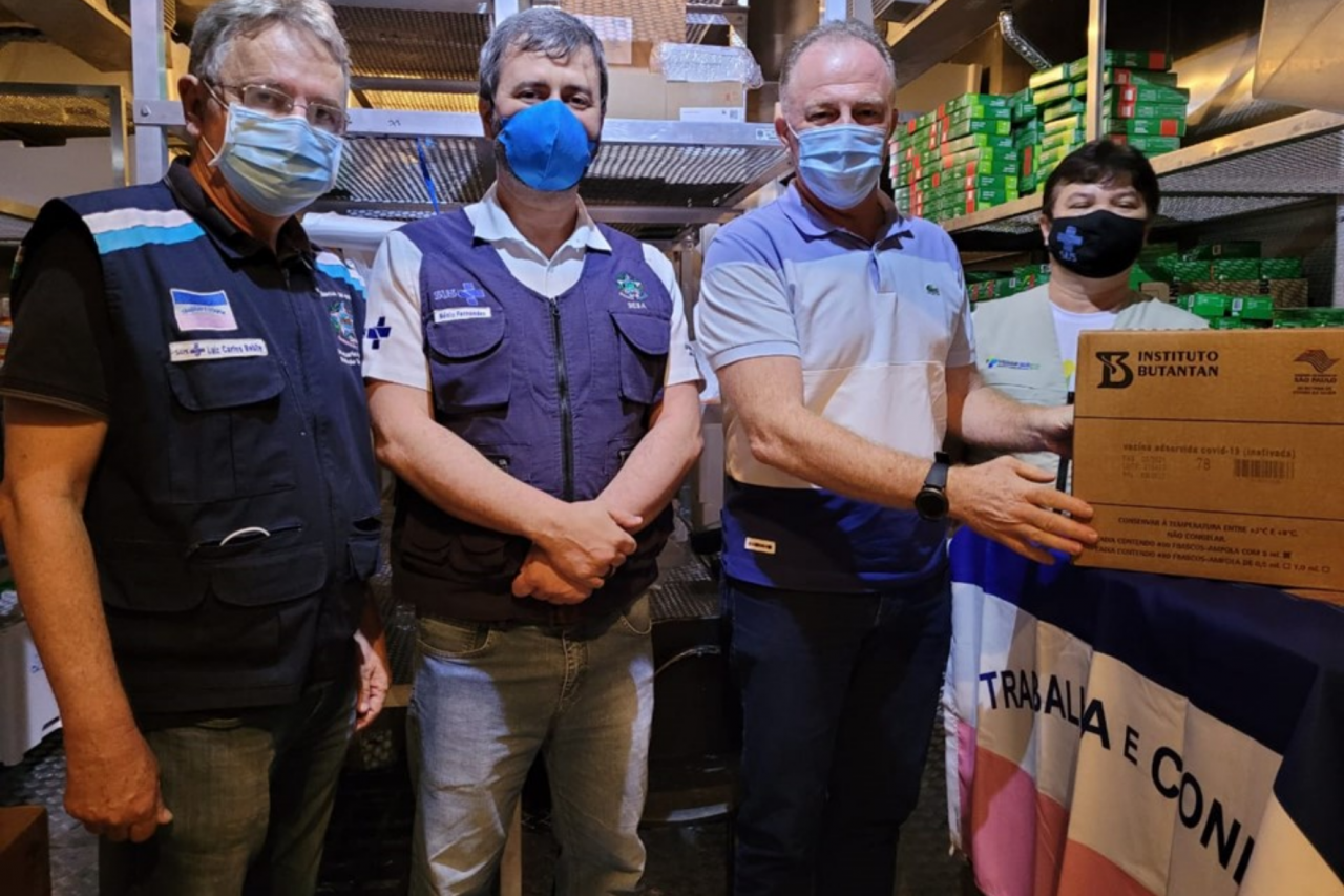 Espírito Santo recebe primeiro lote da Coronavac adquiridas com recursos próprios