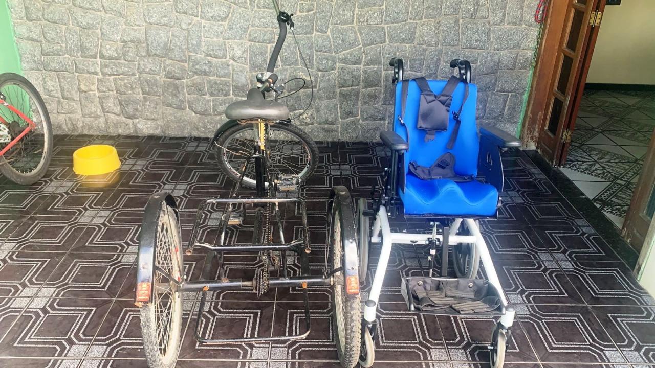 Criminosos que furtaram triciclo de criança com deficiência abandonam veículo e informam aos familiares