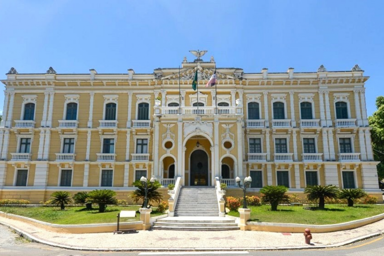 Governo do ES distribuirá absorventes para alunas da Rede Estadual cadastradas no CadÚnico