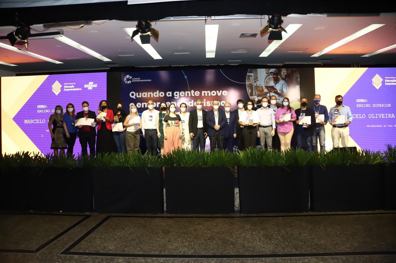 Professora da Serra é premiada em ação do Sebrae|ES sobre Educação Empreendedora