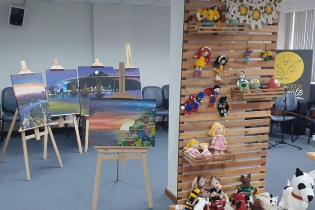 Artesanatos produzidos por internos do sistema prisional capixaba viram tema de exposição