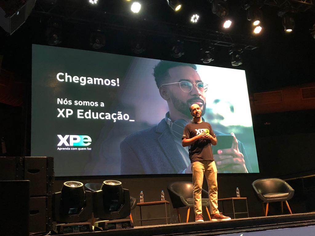 XP Educação lança faculdade com graduação a custo zero