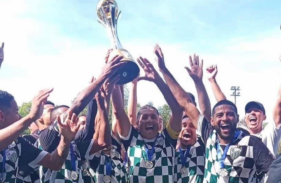Com gol até do goleiro, Associação Desportiva Carapina levou o título do Campeonato Amador da Serra