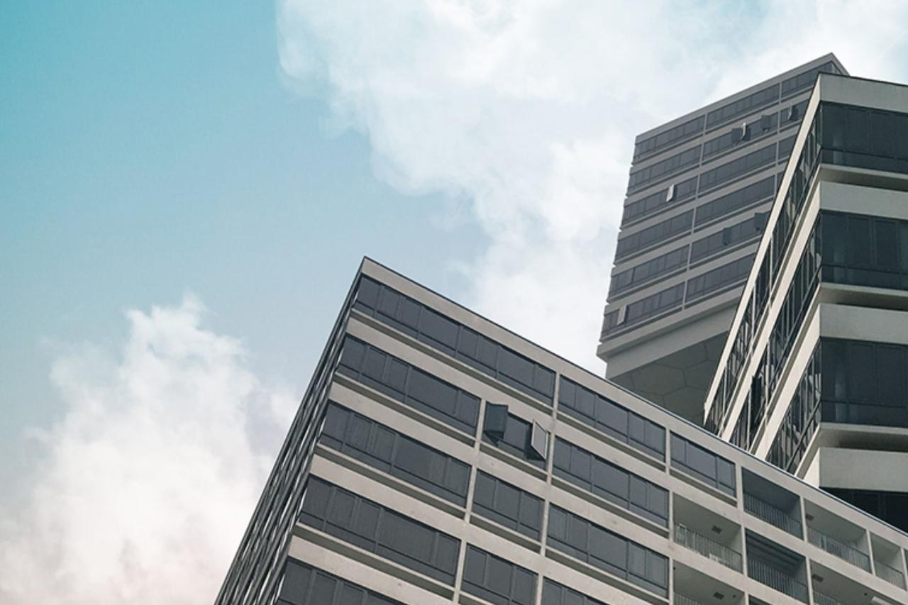 Justiça determina que moradora da Serra reduza barulhos em apartamento