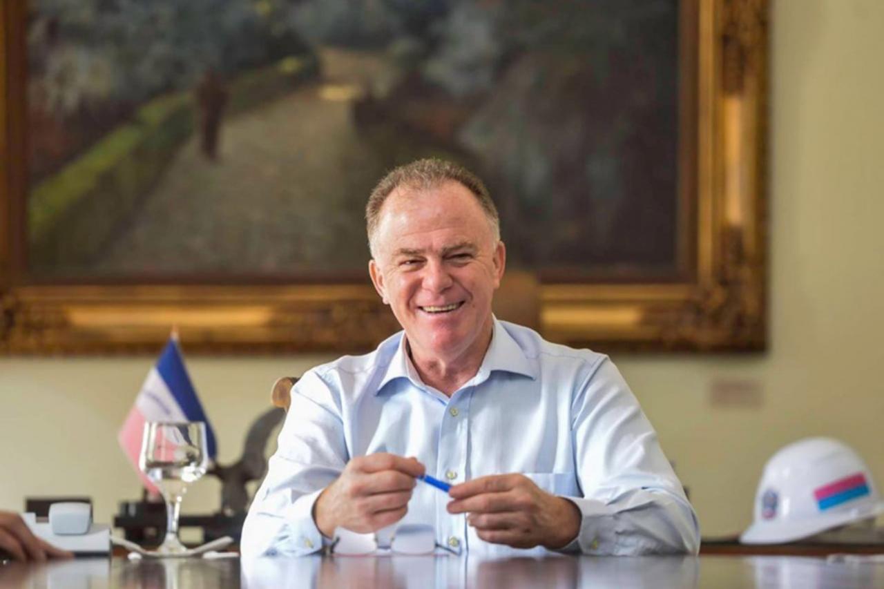Renato Casagrande é reeleito com 53,8% dos votos no Espírito Santo