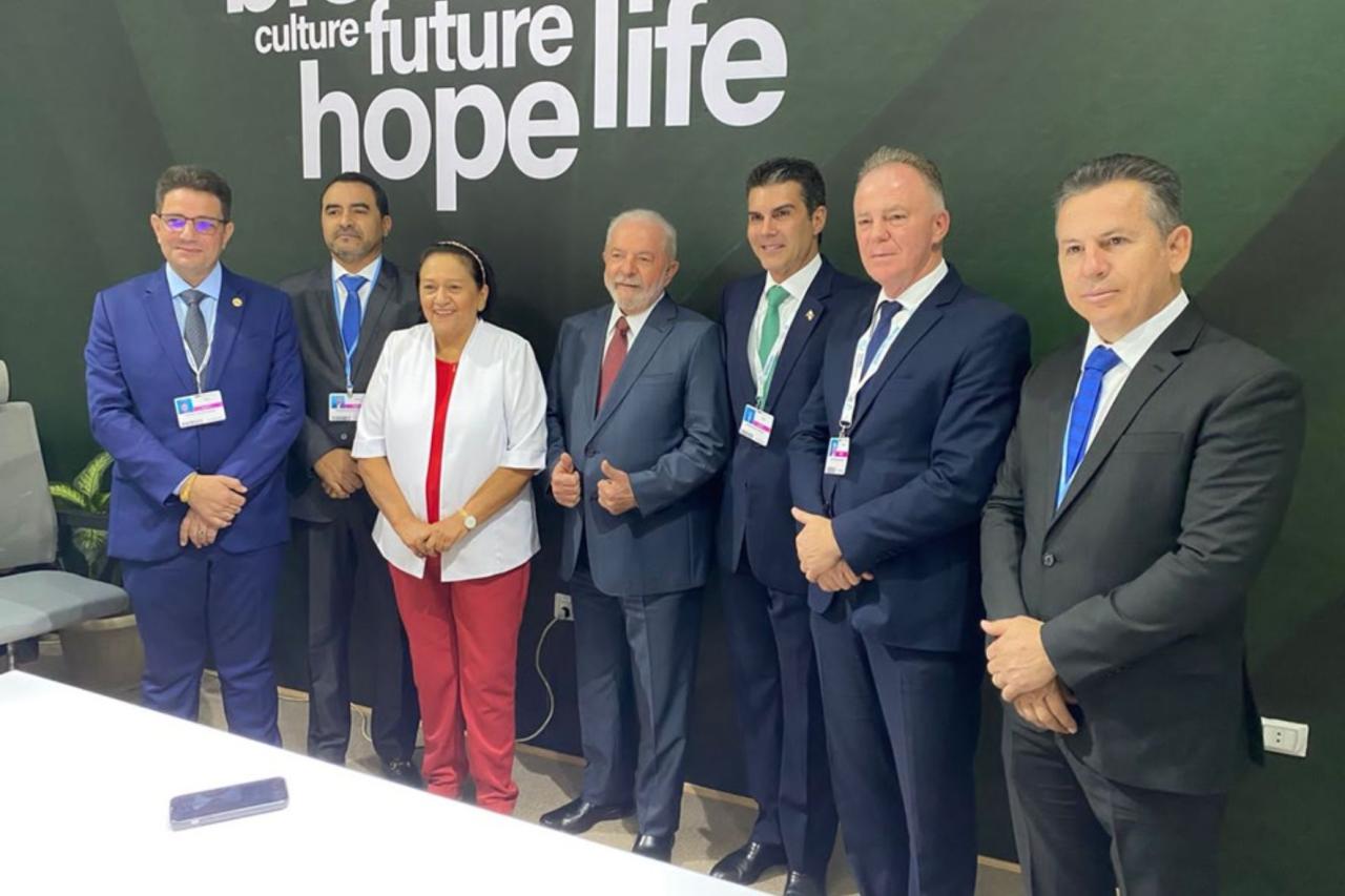 Casagrande se reúne com presidente eleito durante agenda com governadores na COP 27