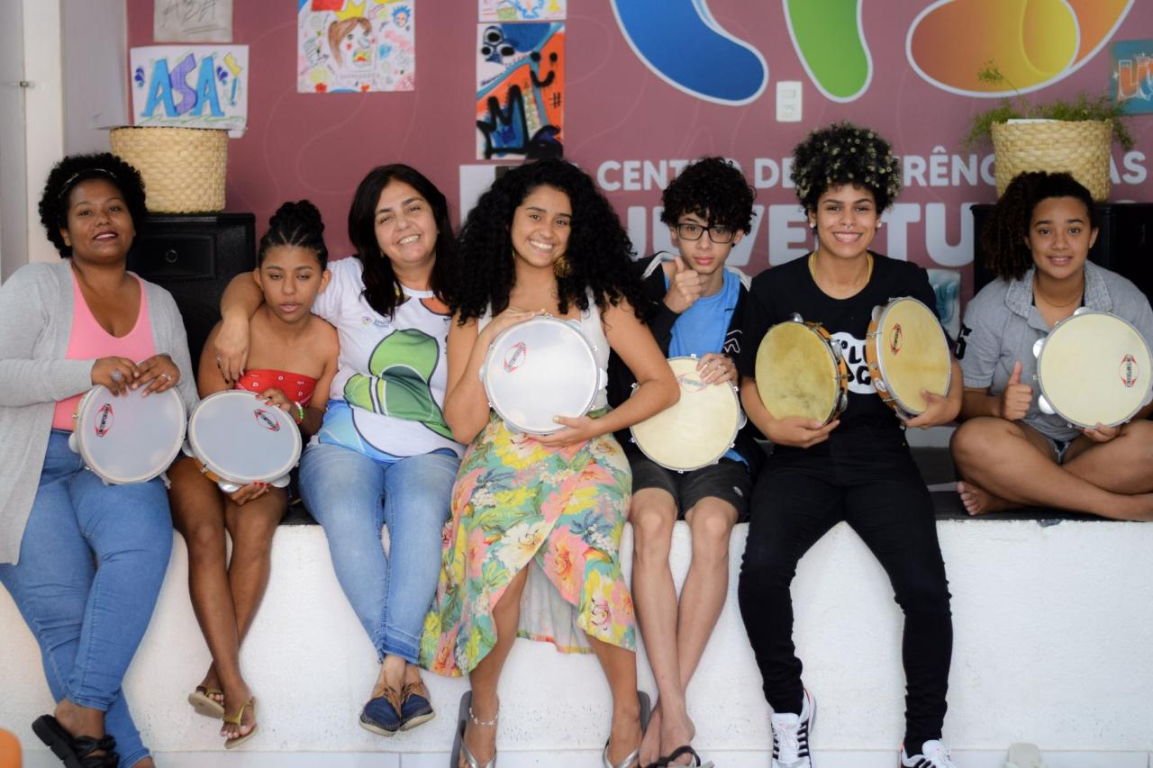 Em Guarapari, Circuito Malungo encerra jornada cultural percorrendo 12 escolas do Espírito Santo com teatro, música e história