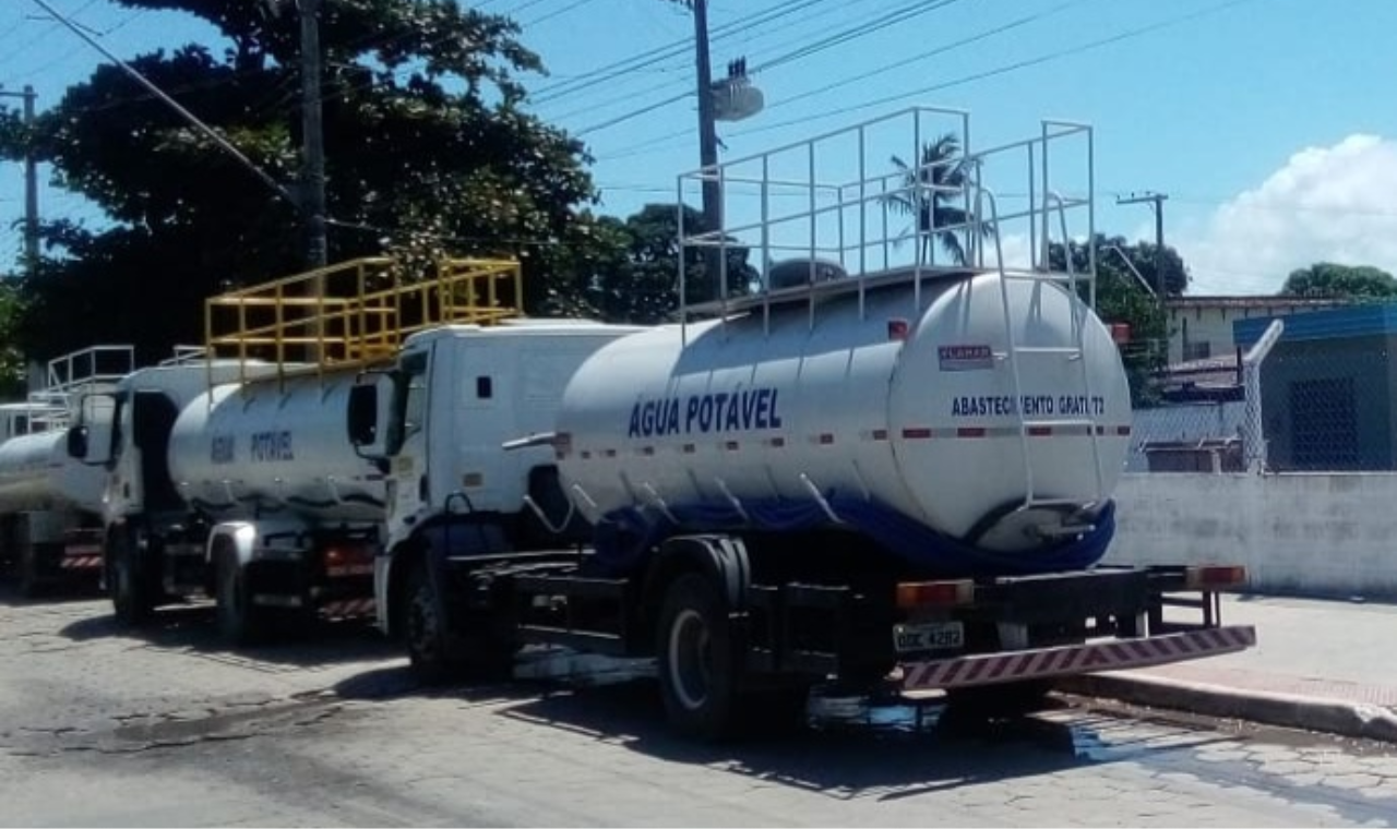Municípios atingidos pelas chuvas no ES recebem caminhões-pipa e água para consumo humano