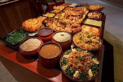 Arroz e feijão ainda são os mais buscados em bufê de praças de alimentação de shopping centers