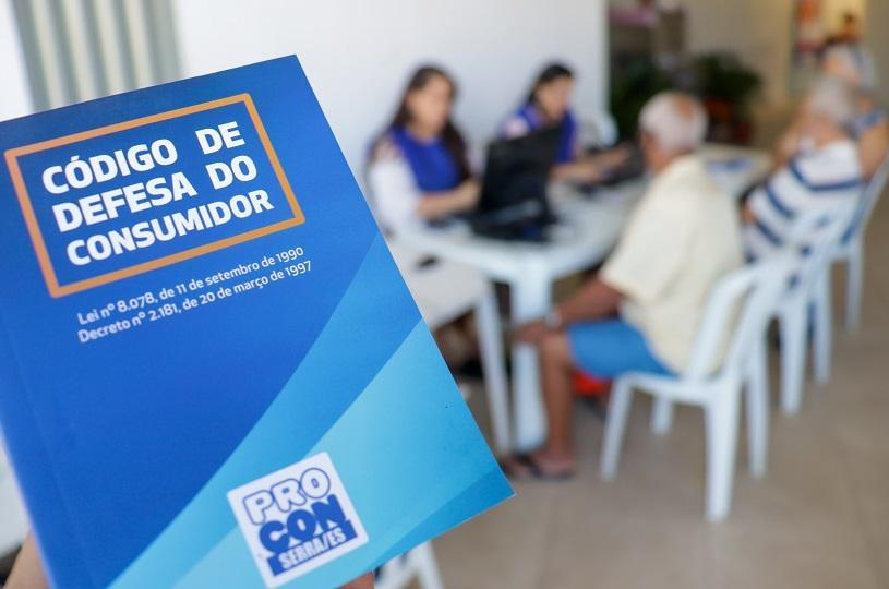 Procon Serra comemora 24 anos com ação no Terminal de Laranjeiras