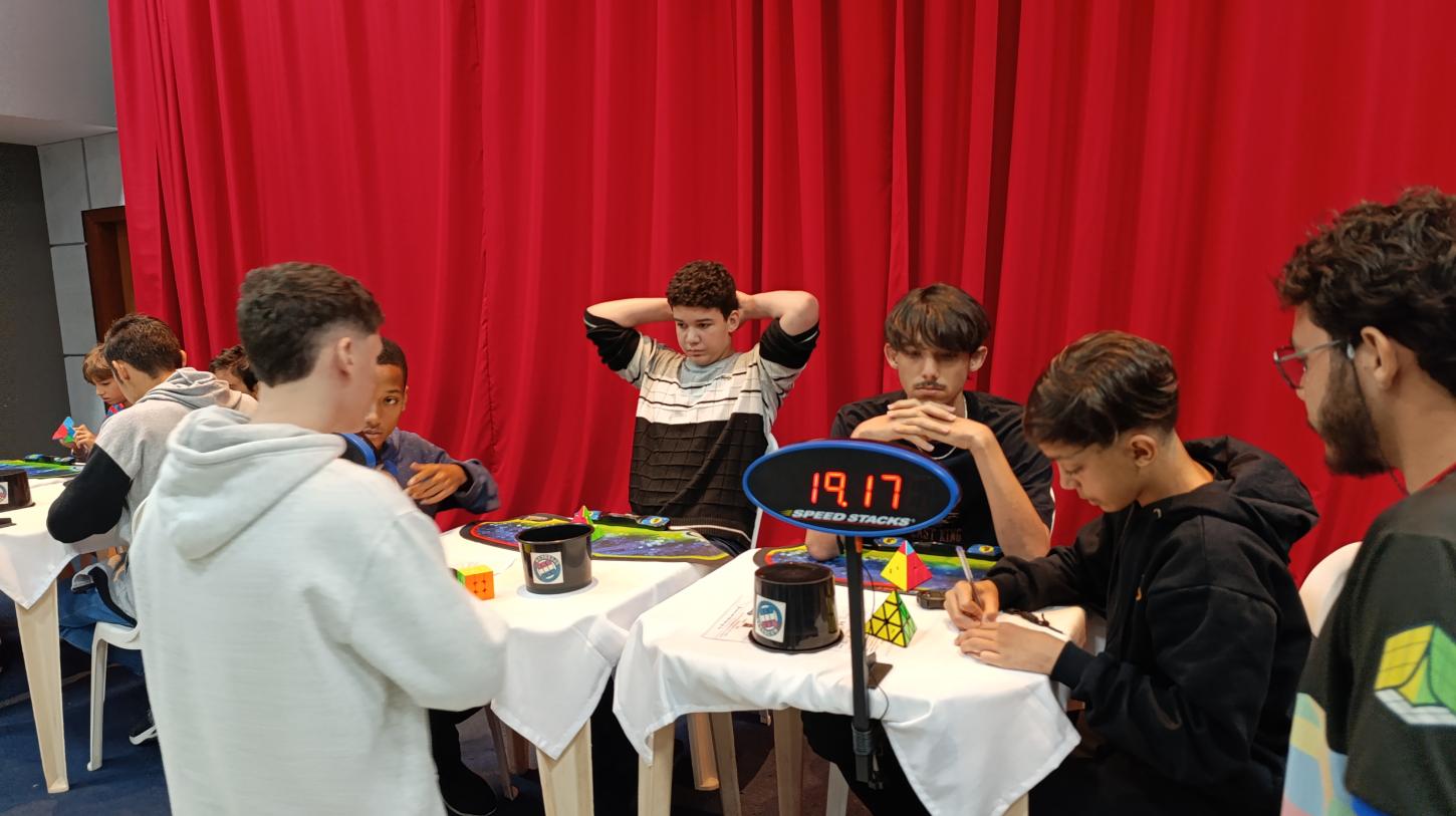 Shopping Mestre Álvaro recebe o II Capixaba Challenge 2025, campeonato oficial de cubo mágico