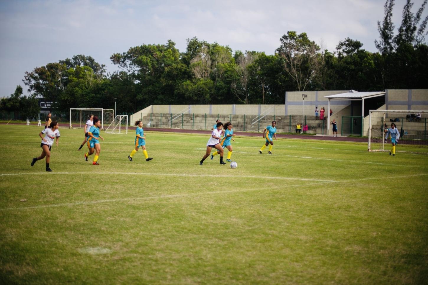 Flamengo realiza ações em Vitória e Serra para fortalecer o futebol feminino do ES