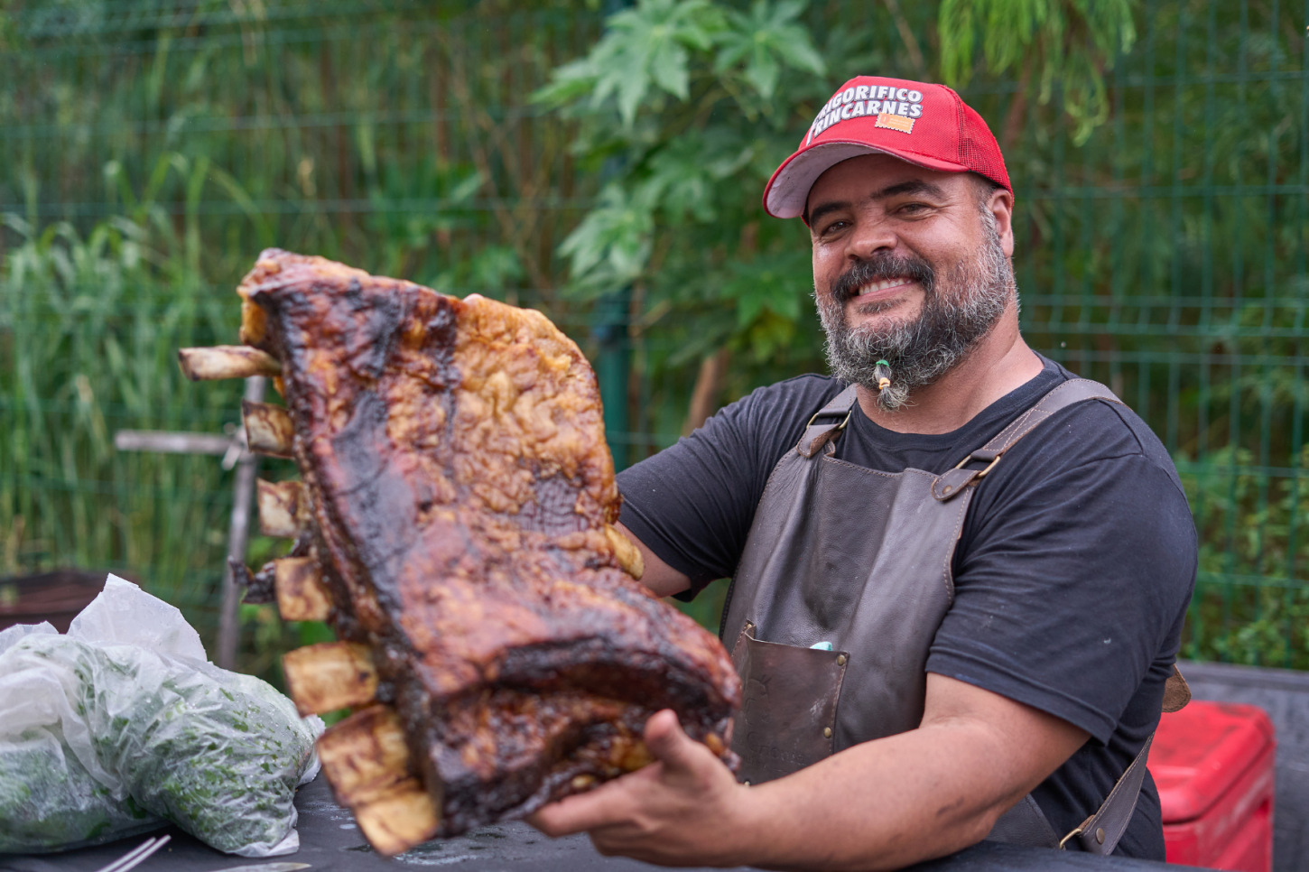 3 toneladas de carne, música e diversão em família: Parrillada do Chefe estreia em Vitória no fim de semana do Dia dos Pais