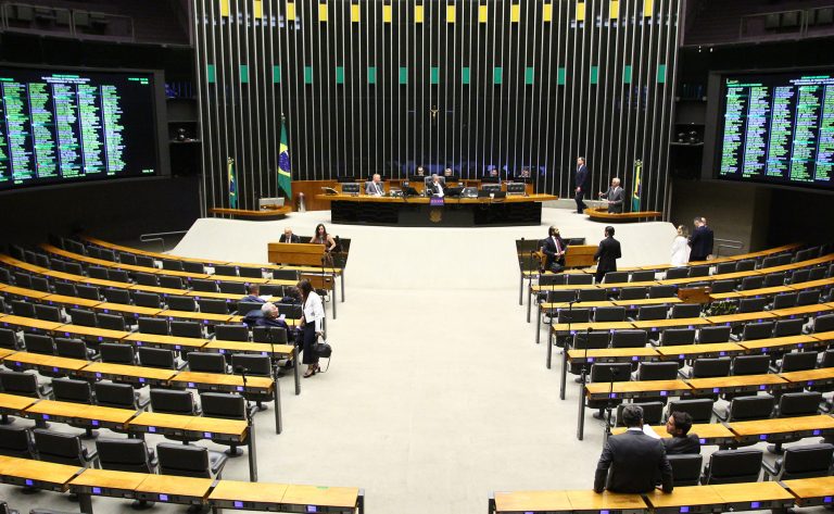 Câmara inicia votações de hoje com análise de projeto sobre microempreendedor individual; acompanhe