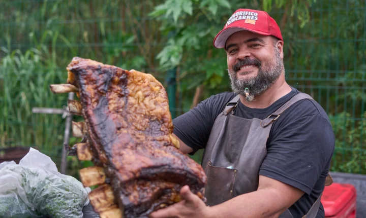 3 toneladas de carne, música e diversão em família: Parrillada do Chefe estreia em Vitória no fim de semana do Dia dos Pais