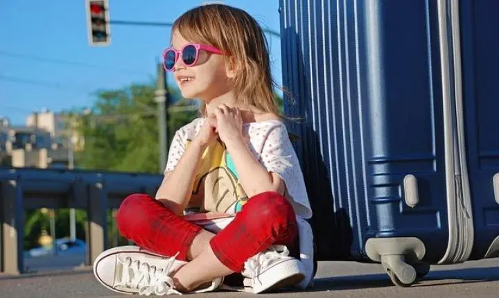 Férias escolares aumentam movimento nas rodoviárias; veja cuidados para viajar de ônibus com crianças e adolescentes