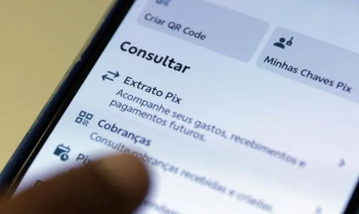 Número de transações com Pix caem 10% após proibição de bets